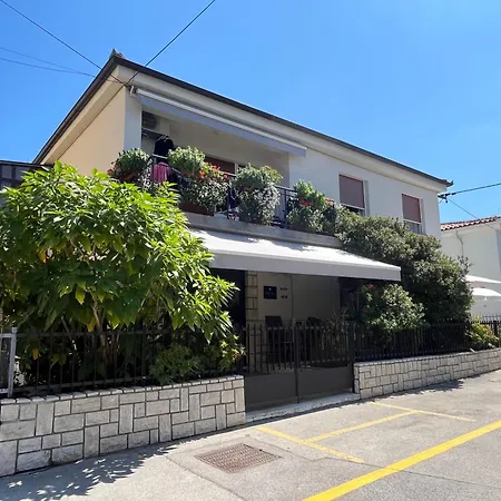 Studio Izola * Izola