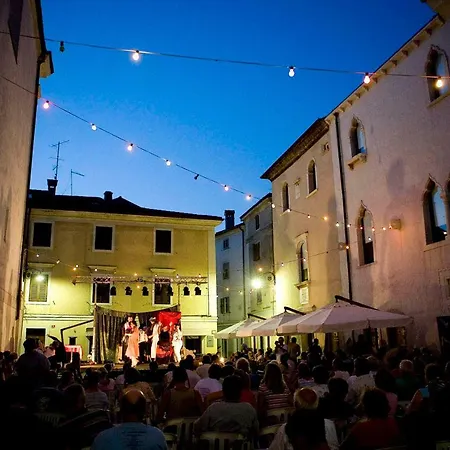 Studio Izola *